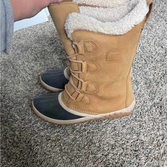 Sorel tall out n about boots - Picture 4 of 5